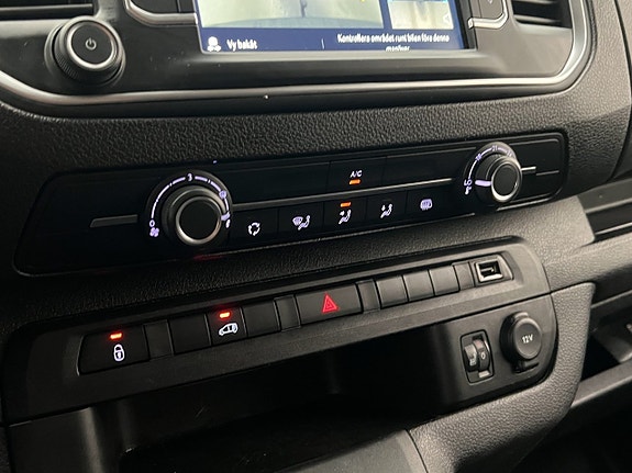 Opel Vivaro 22 of 29
