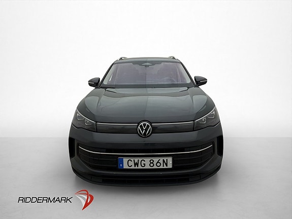 Volkswagen Tiguan 2 of 5