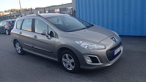 Peugeot 308 SW 8 of 12