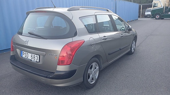 Peugeot 308 SW 6 of 12