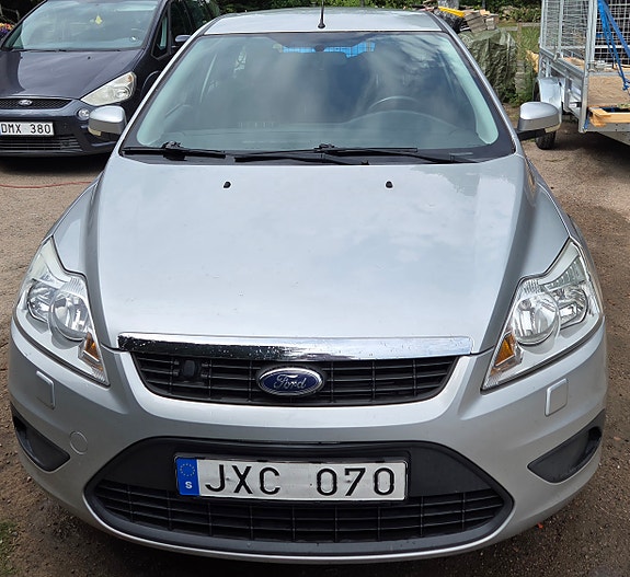 Ford Focus 2 of 5