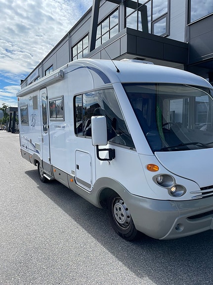 Bürstner I 685 Elegance -välvårdad-Vinter Paket -Lågmilare #SÅLD 2 of 18