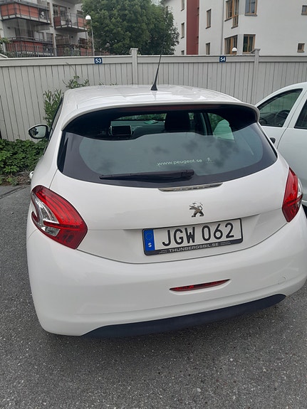 Peugeot 208 3 of 4
