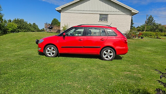 Skoda Fabia 2 of 5