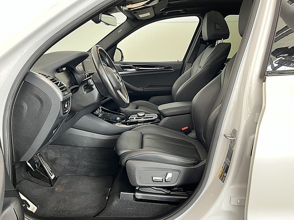 BMW iX3 5 of 5