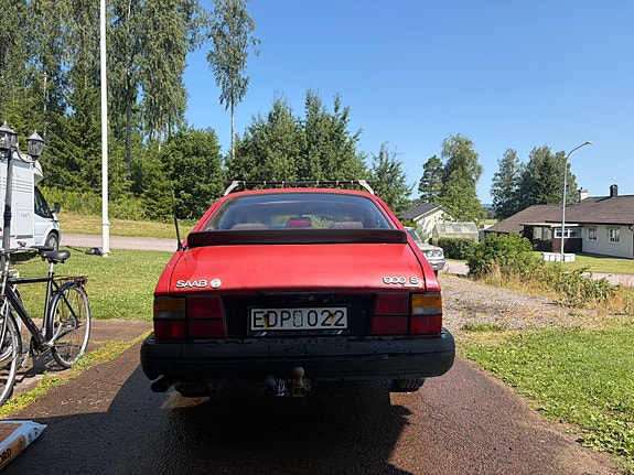 Saab 900 4 of 5
