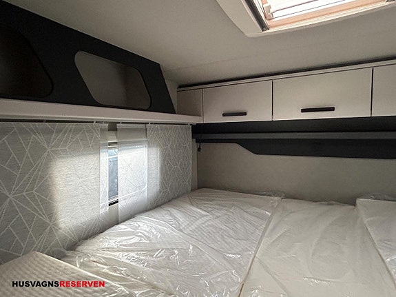 Knaus L!VE WAVE PLATINUM SELECTION 700 MEG 17 of 23