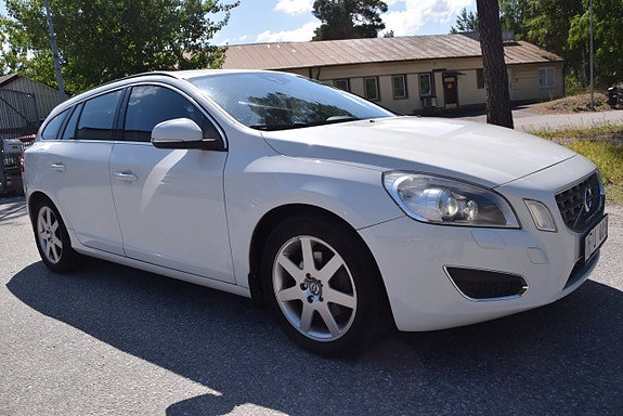 Volvo V60 3 of 5