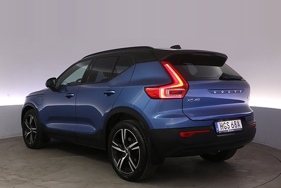 Volvo XC40 4 of 5