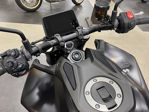 Yamaha MT-09 Tech Black 4 of 6