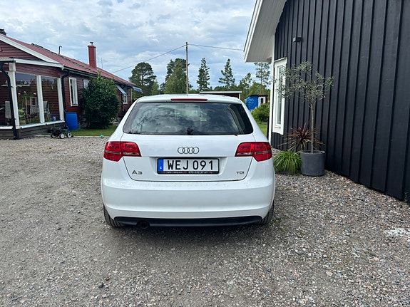 Audi A3 3 of 5
