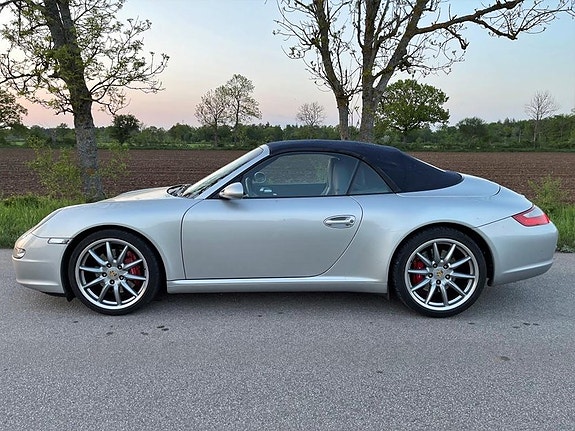 Porsche 911 Carrera S 2 of 5