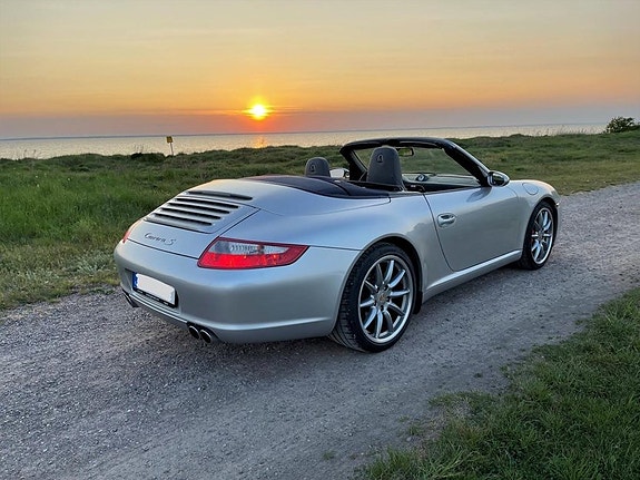 Porsche 911 Carrera S 5 of 5