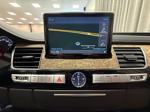 Audi A8 13 of 17