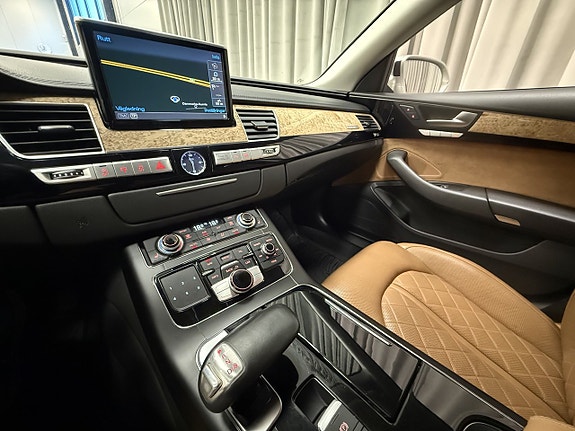 Audi A8 11 of 17