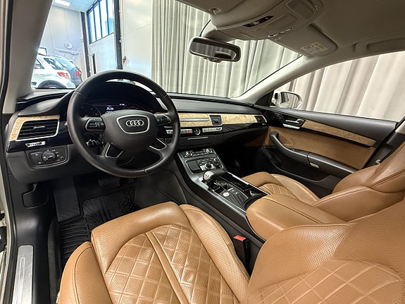 Audi A8 9 of 17