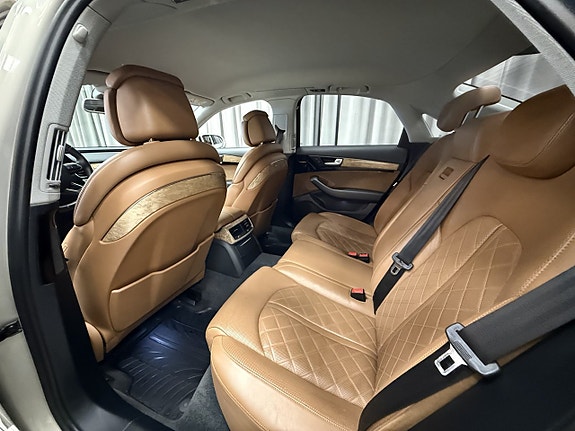 Audi A8 8 of 17
