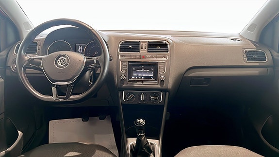 Volkswagen Polo 10 of 14