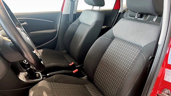 Volkswagen Polo 8 of 14