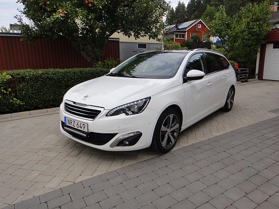 Peugeot 308 SW 3 of 5