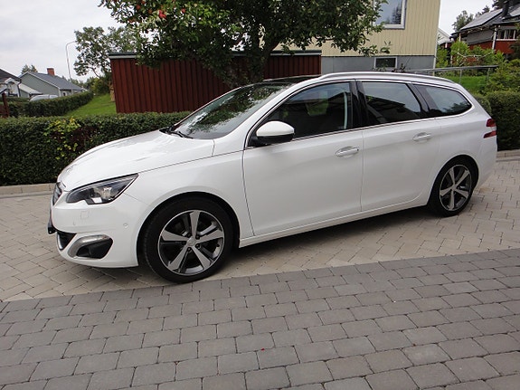 Peugeot 308 SW 4 of 5