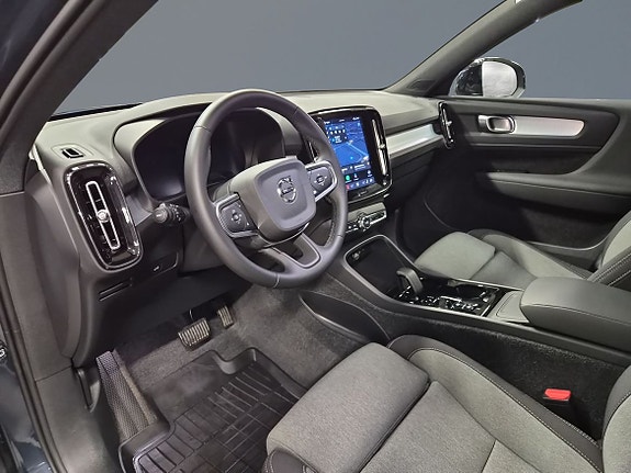 Volvo XC40 5 of 5