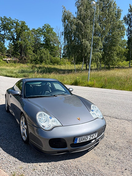 Porsche 911 Carrera 4S 12 of 12