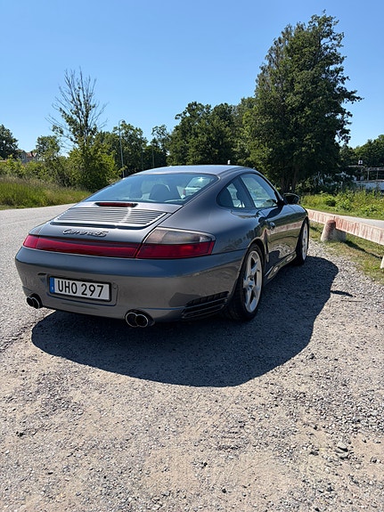 Porsche 911 Carrera 4S 11 of 12