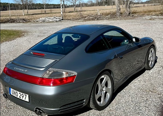Porsche 911 Carrera 4S 5 of 5