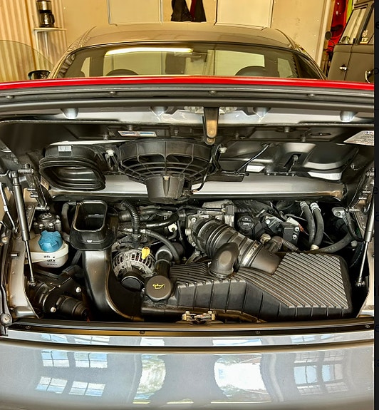 Porsche 911 Carrera 4S 8 of 12