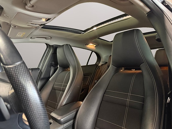 Mercedes-Benz GLA200 d 10 of 25