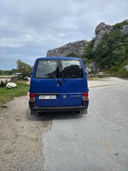 Volkswagen Caravelle 4 of 5