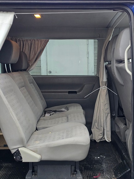 Volkswagen Caravelle 8 of 10