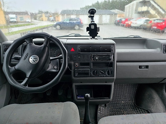 Volkswagen Caravelle 9 of 10