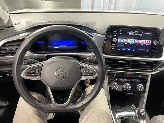 Volkswagen T-Roc 15 of 16