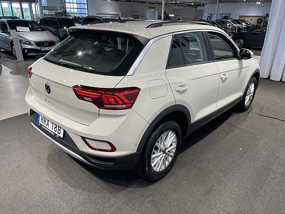 Volkswagen T-Roc 5 of 16