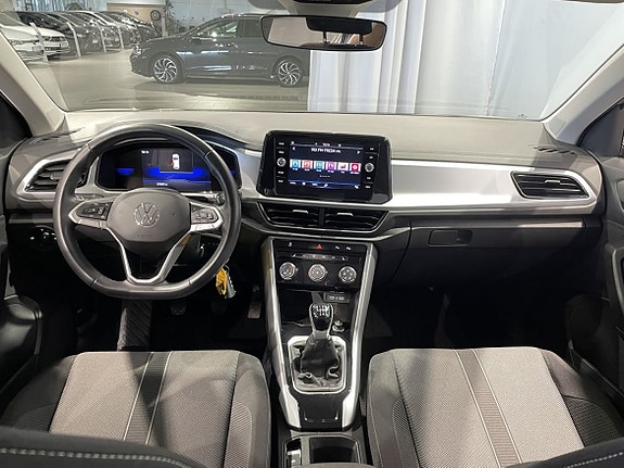 Volkswagen T-Roc 14 of 16