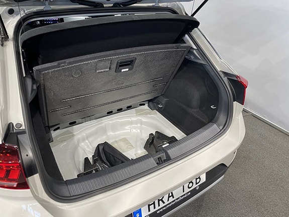 Volkswagen T-Roc 9 of 16