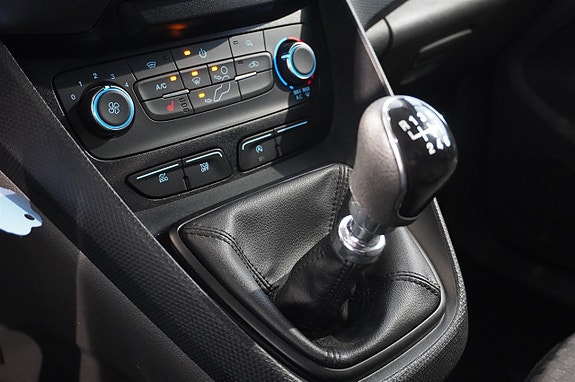 Ford Transit Connect 16 of 17