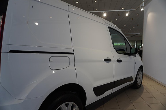 Ford Transit Connect 3 of 17