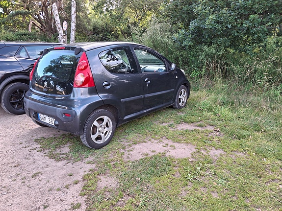 Peugeot 107 2 of 2