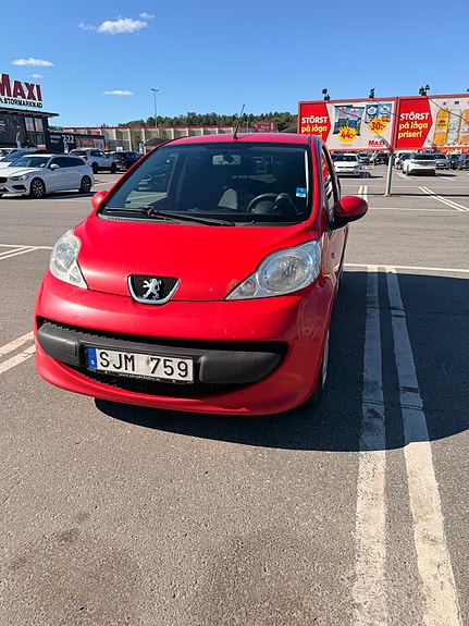 Peugeot 107 2 of 5