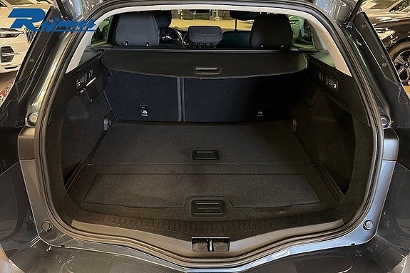 Renault Megane IV 19 of 19