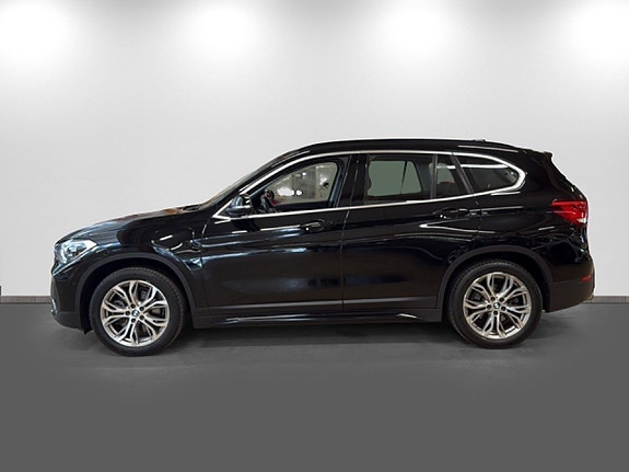 BMW X1 4 of 5