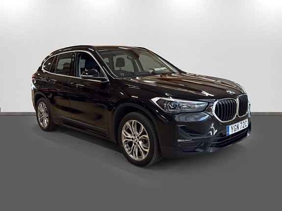 BMW X1 3 of 5