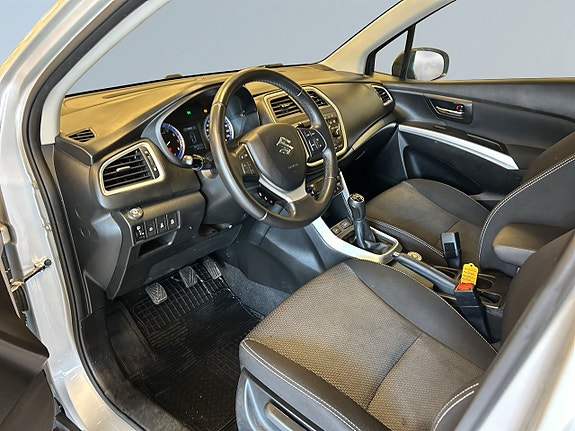 Suzuki S-Cross 7 of 18