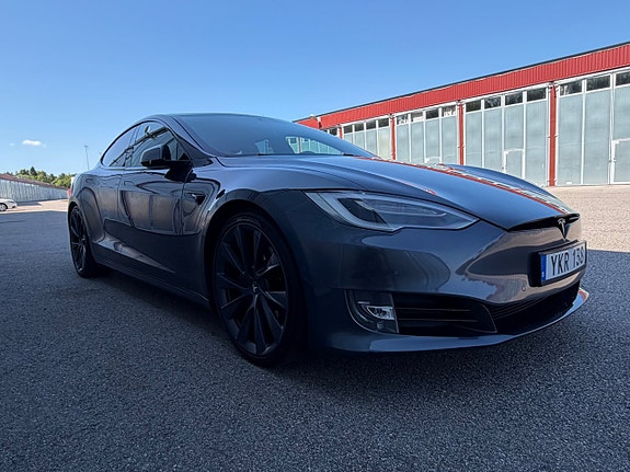 Tesla Model S 12 of 15