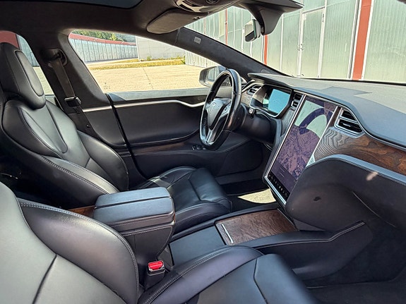 Tesla Model S 8 of 15
