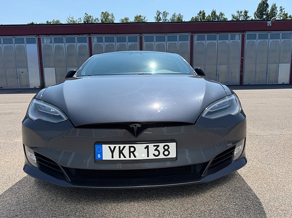 Tesla Model S 3 of 15