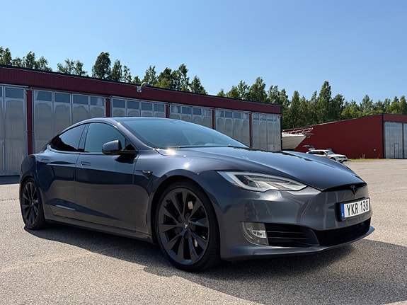 Tesla Model S 2 of 15